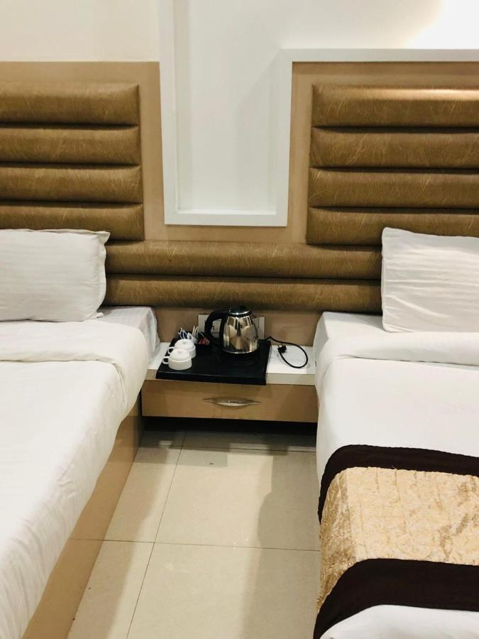 Hotel Blessing Bells, Fāzilka Extérieur photo